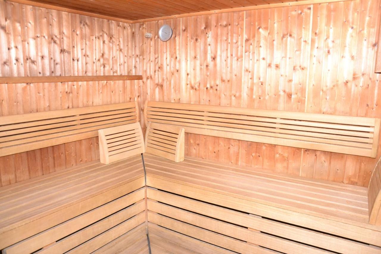 コウォブジェクApartament Polanki Z Basenem Blisko Plazyアパートメント エクステリア 写真